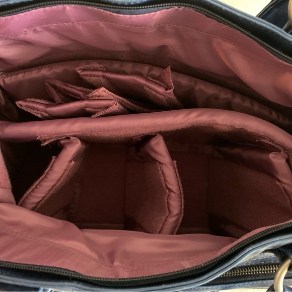 Kelly Moore Bag LIKE NEW - Picture 11 of 12